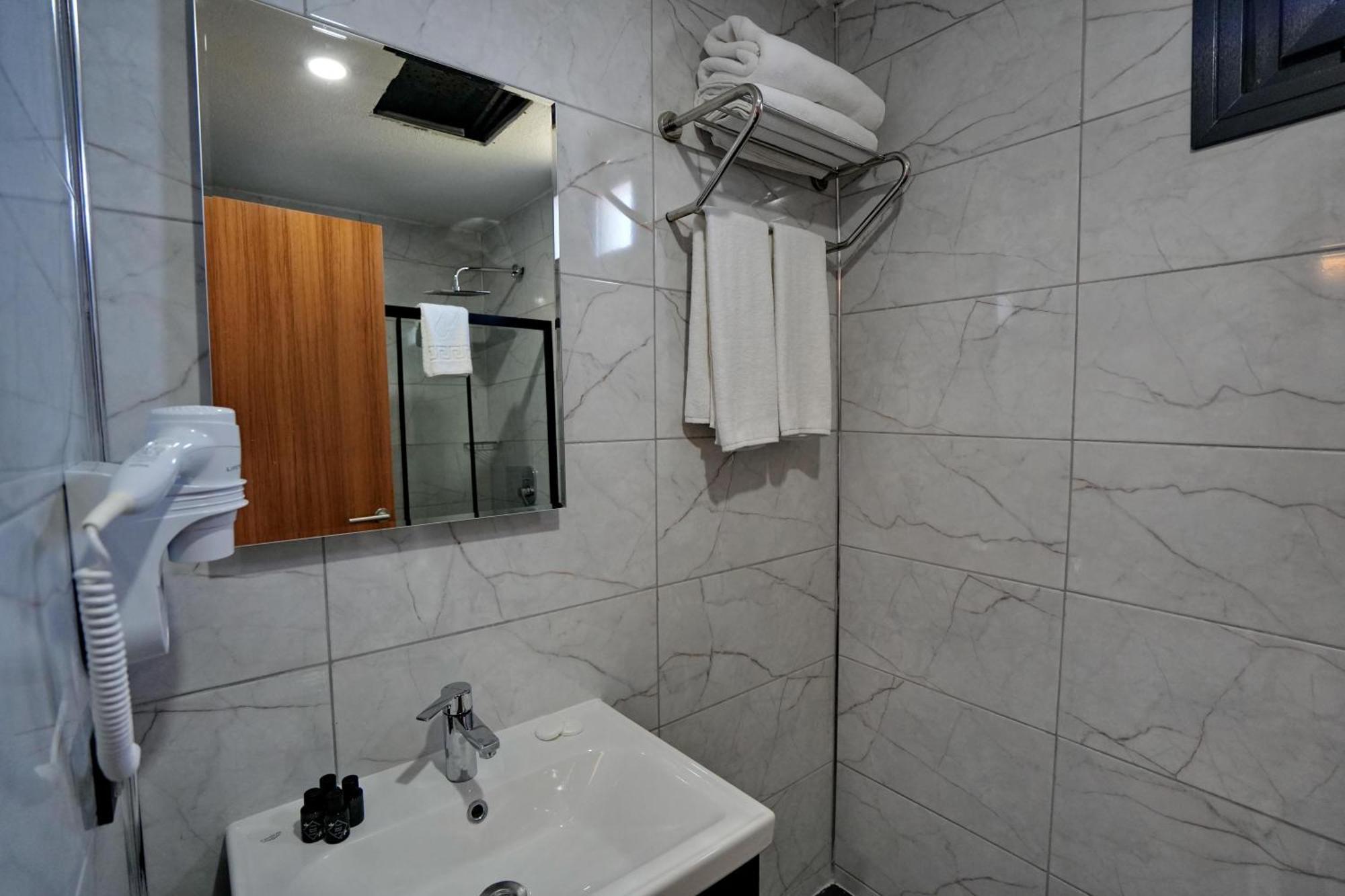 Shelton Airport Hotel Arnavutkoy Dış mekan fotoğraf